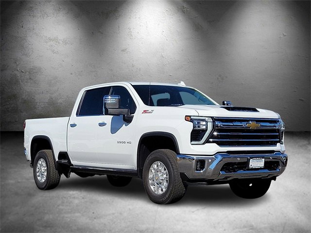 2025 Chevrolet Silverado 3500HD LTZ photo 2