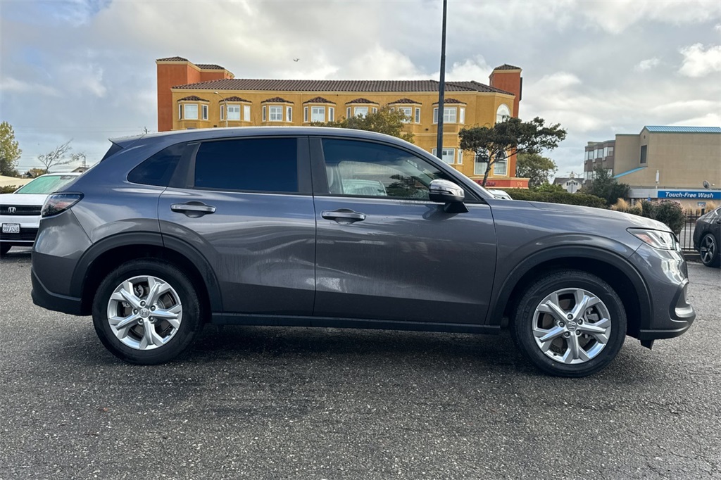 2024 Honda HR-V LX photo 3