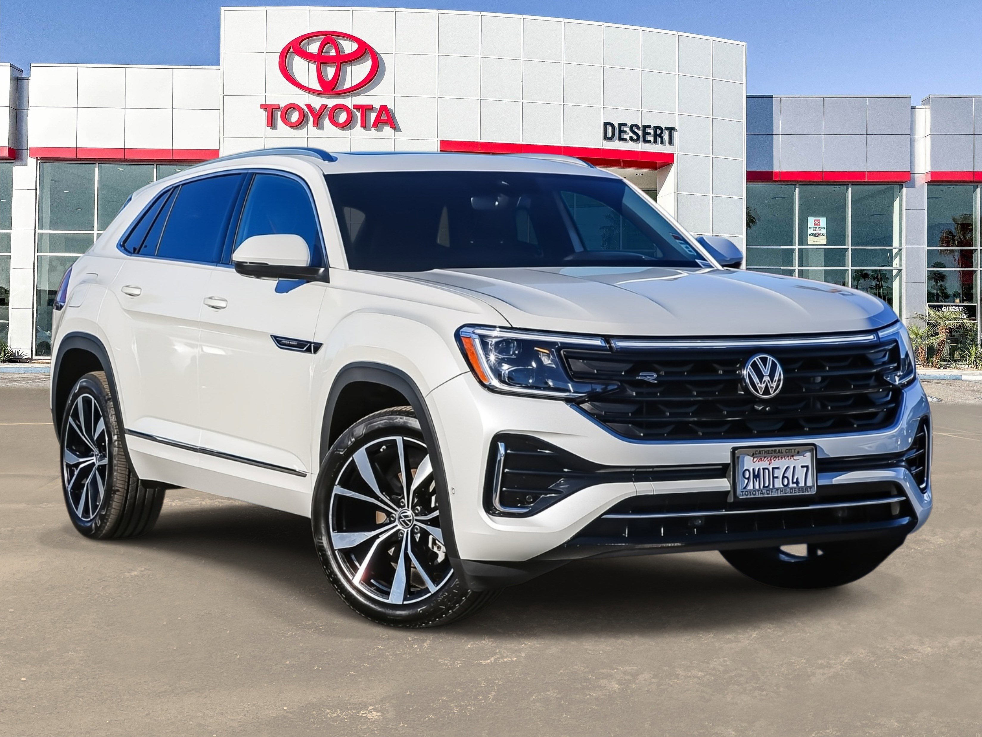 2024 Volkswagen Atlas Cross Sport SEL Premium R-LINE's photo
