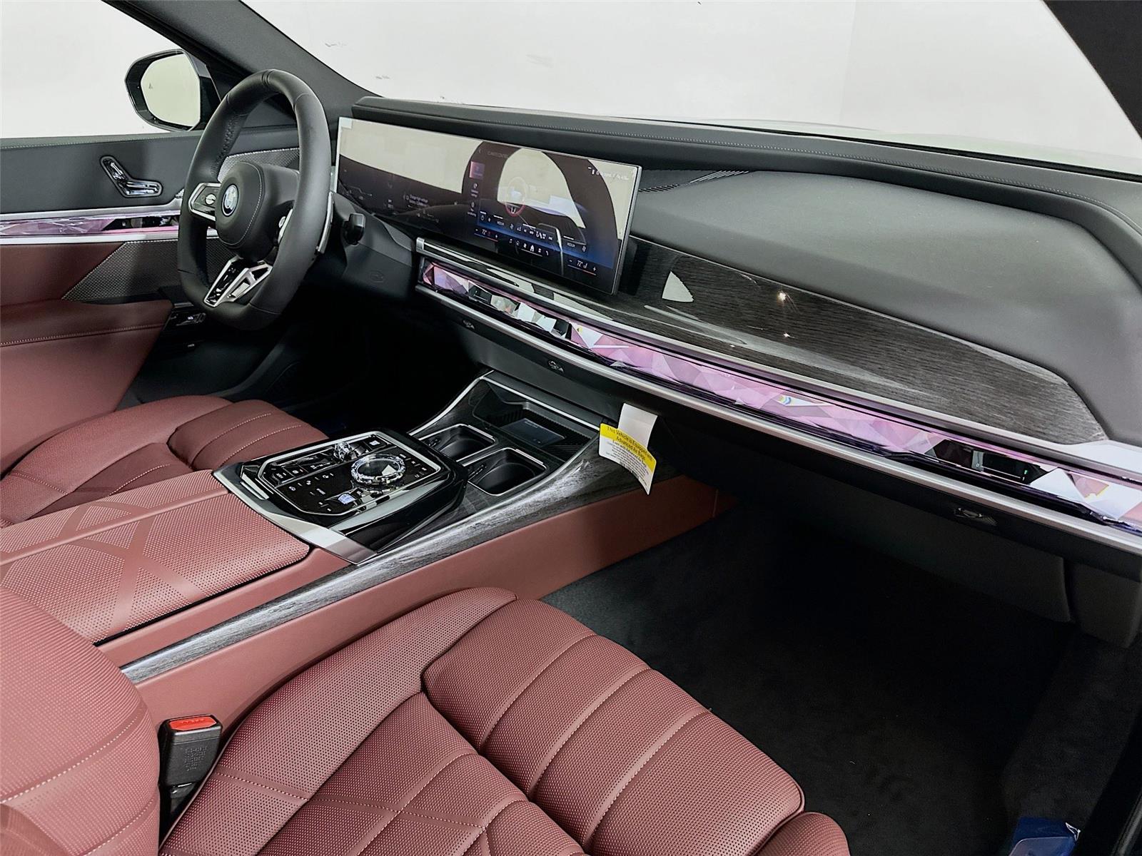 2026 Bmw 750e photo 29