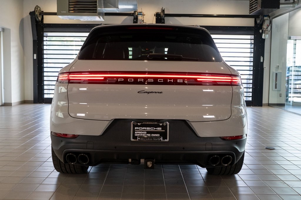 2024 Porsche Cayenne photo 8