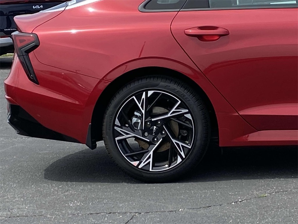 2025 Kia K5 GT-Line photo 3