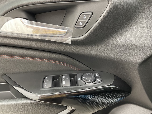 2025 Chevrolet Trax photo 9