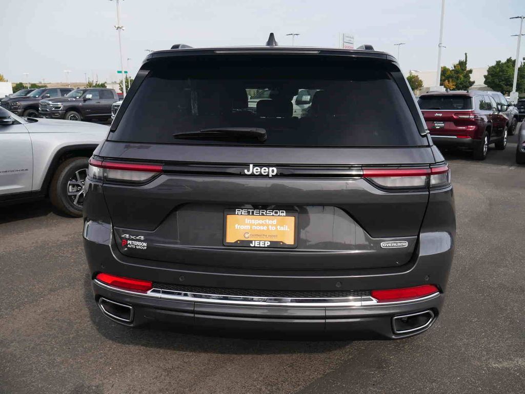 2024 Jeep Grand Cherokee Overland photo 17