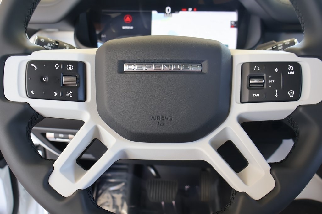 2025 Land Rover Defender 110 S photo 17