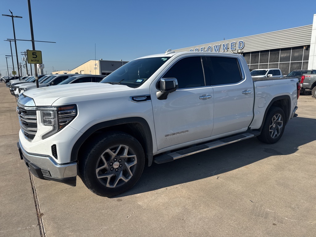 2024 GMC Sierra 1500 SLT's photo