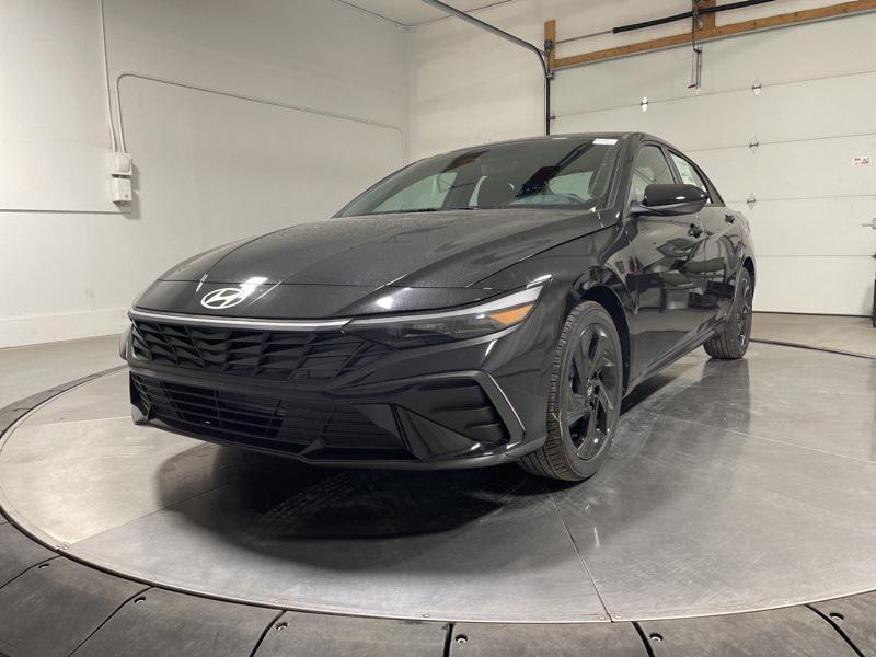 2026 Hyundai Elantra SEL Sport photo 3