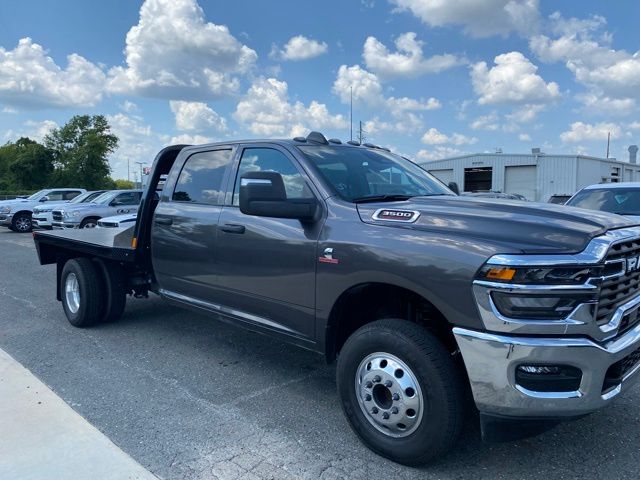 2025 Ram 3500 Tradesman photo 4