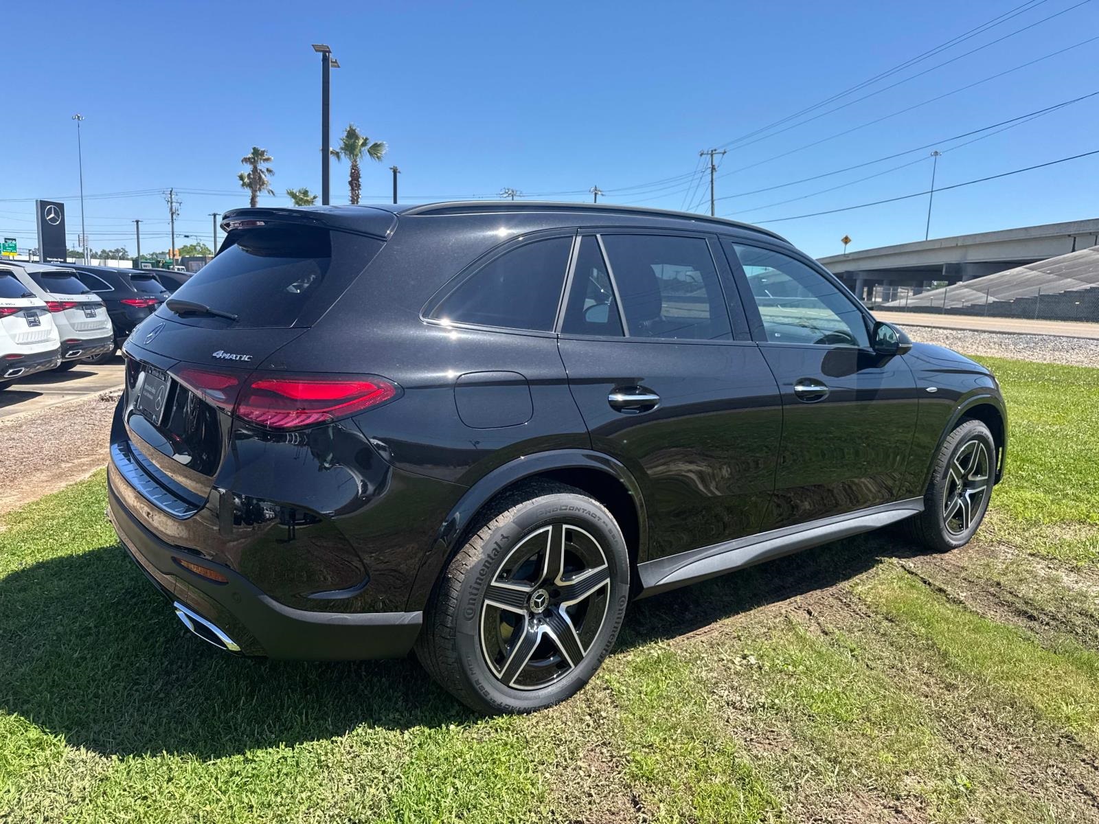 2025 Mercedes Benz GLC 350e 4MATIC photo 4