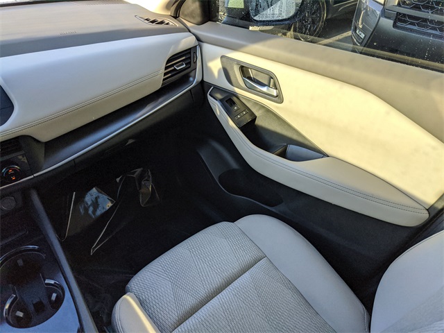2024 Nissan Rogue SV photo 15
