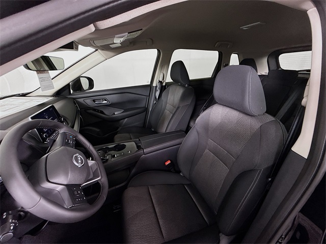 2025 Nissan Rogue SV photo 5