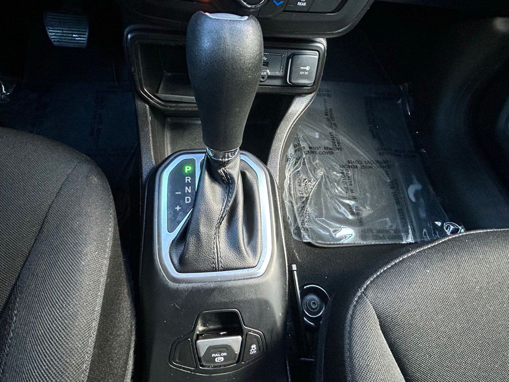 2021 Jeep Renegade Latitude photo 28
