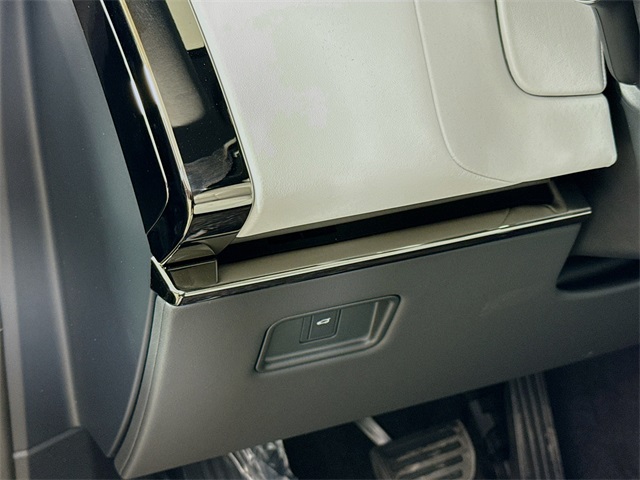 2025 Land Rover Range Rover Sport SE photo 7
