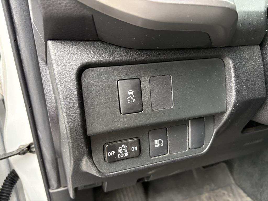 2023 Toyota Tacoma SR5 photo 17