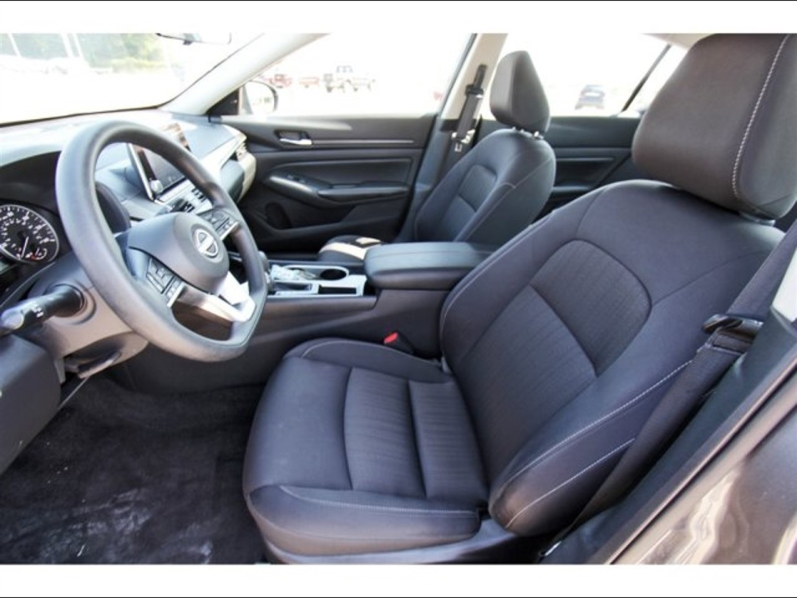 2024 Nissan Altima 2.5 SV - 9