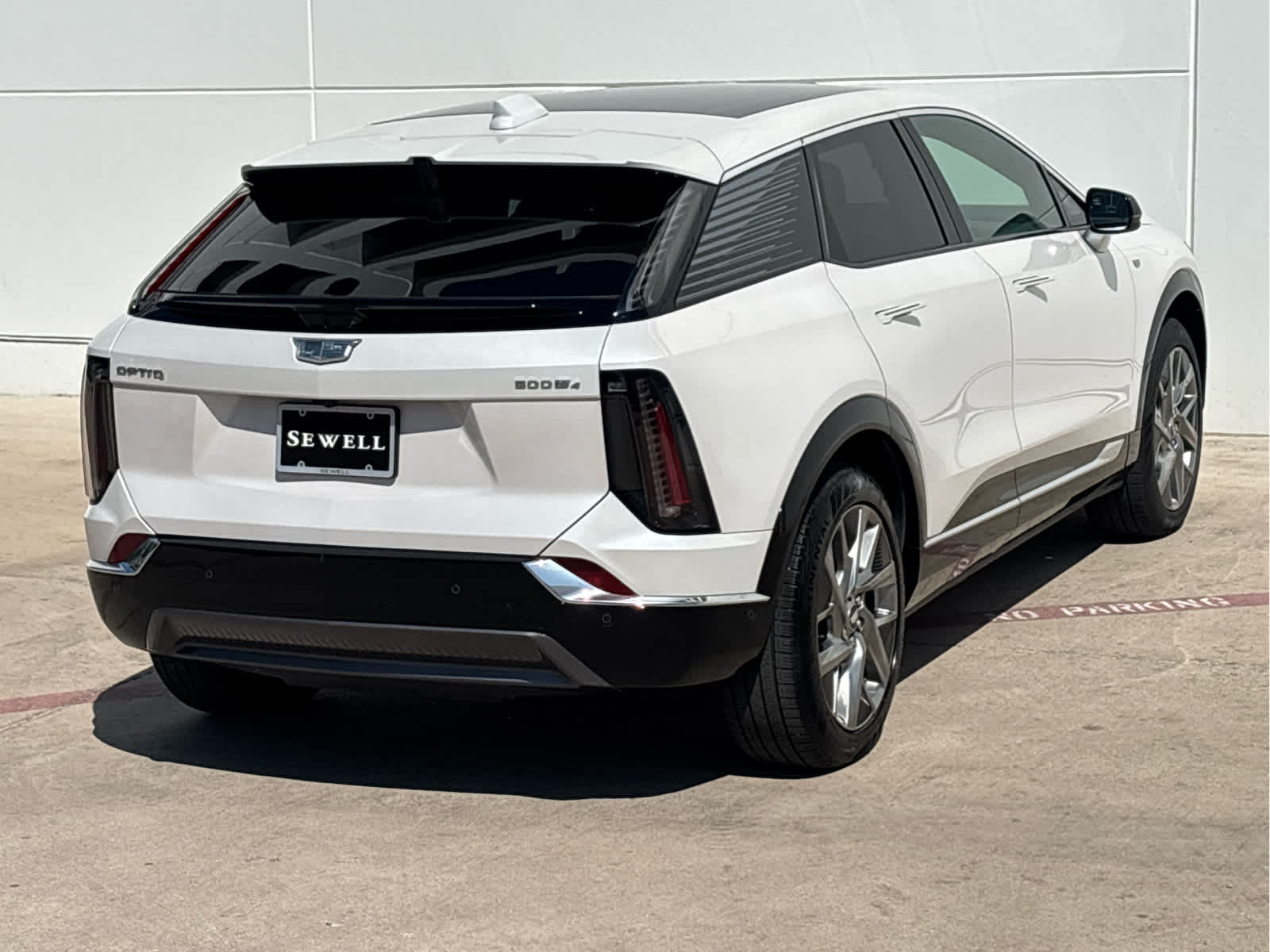 2025 Cadillac Optiq Luxury photo 4