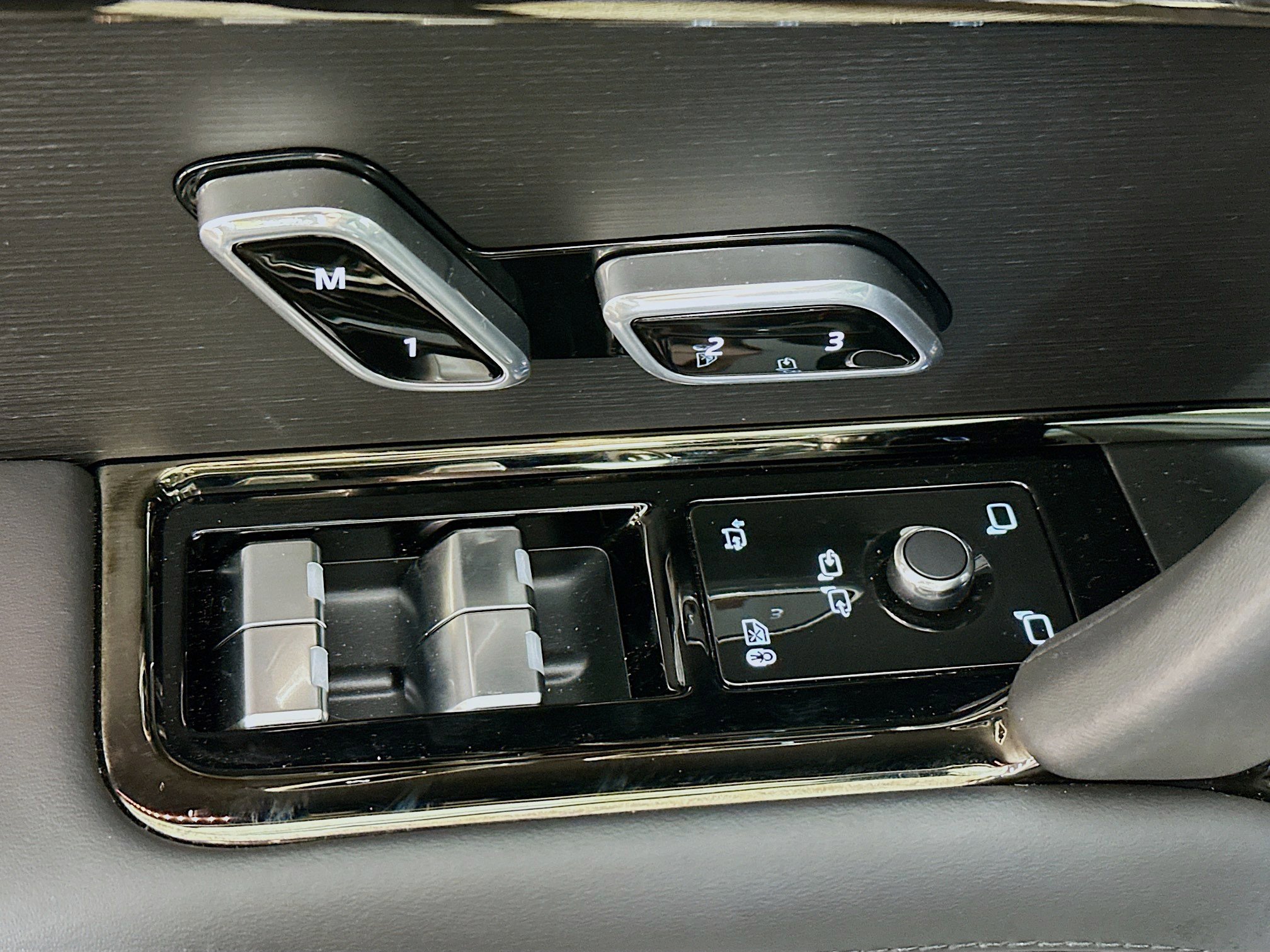 2024 Land Rover Range Rover Sport SE photo 13