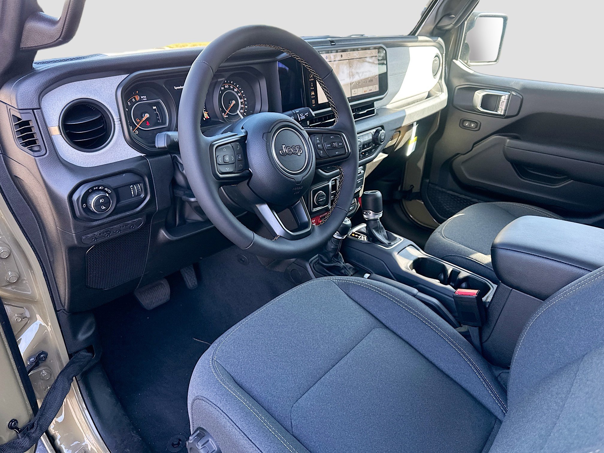 2025 Jeep Gladiator Willys photo 6