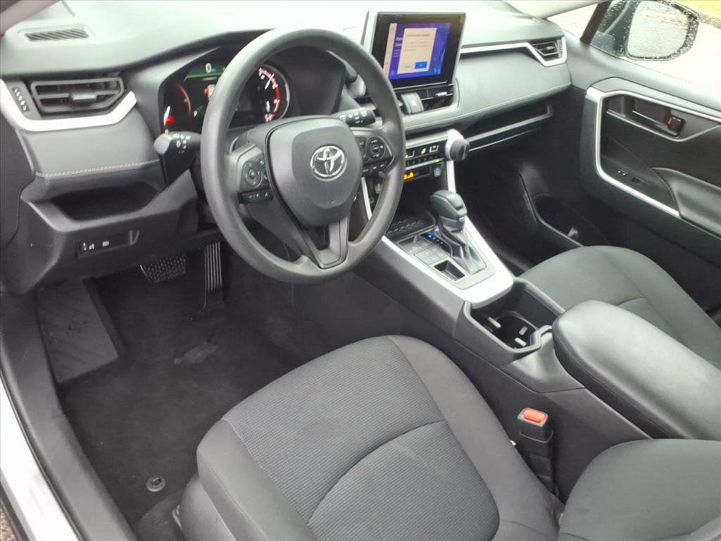 2024 Toyota RAV4 LE photo 4