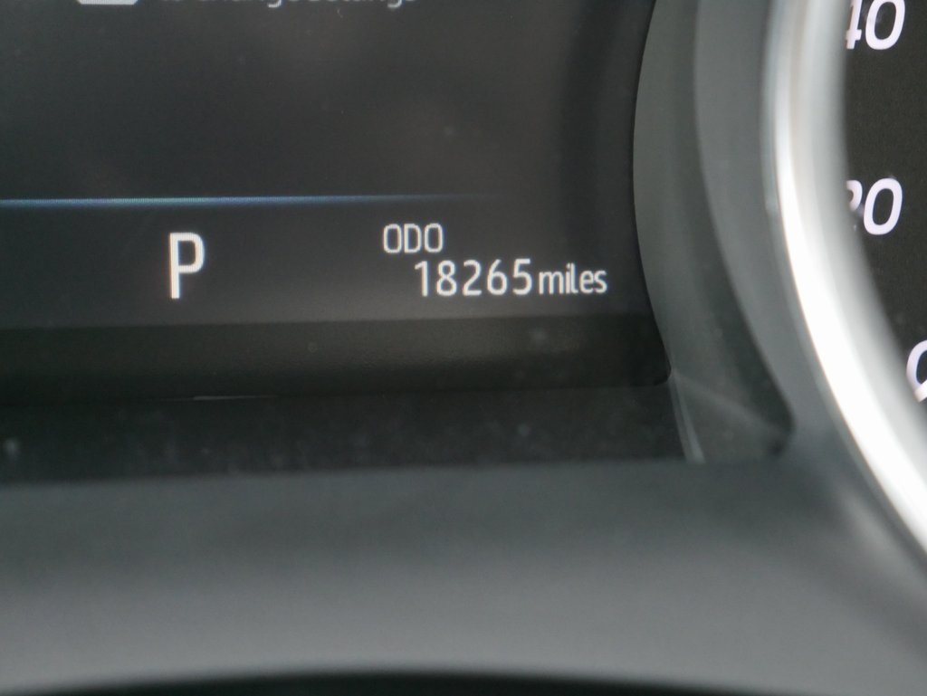 2021 Toyota Camry XLE photo 27
