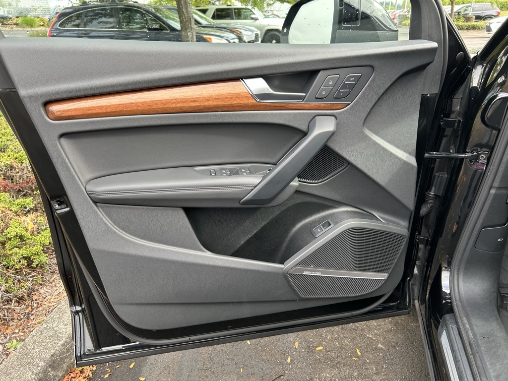2023 Audi Q5 45 S line Premium photo 9