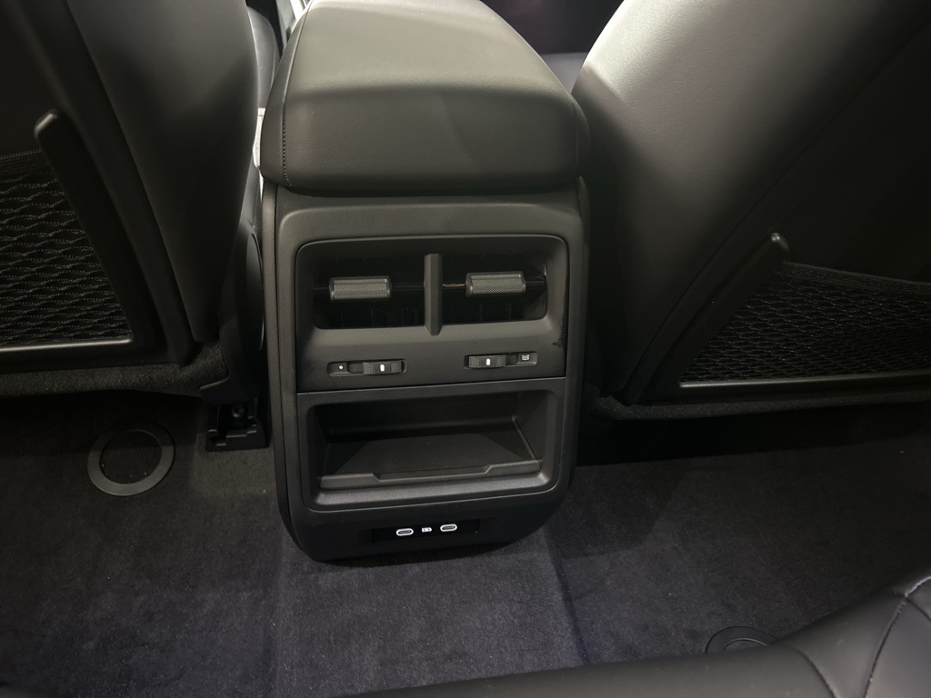 2025 Porsche Macan Electric 4 photo 18