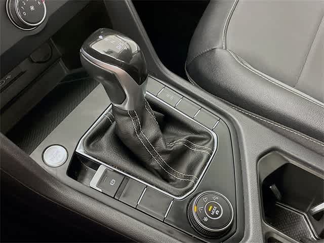 2022 Volkswagen Taos SE photo 16