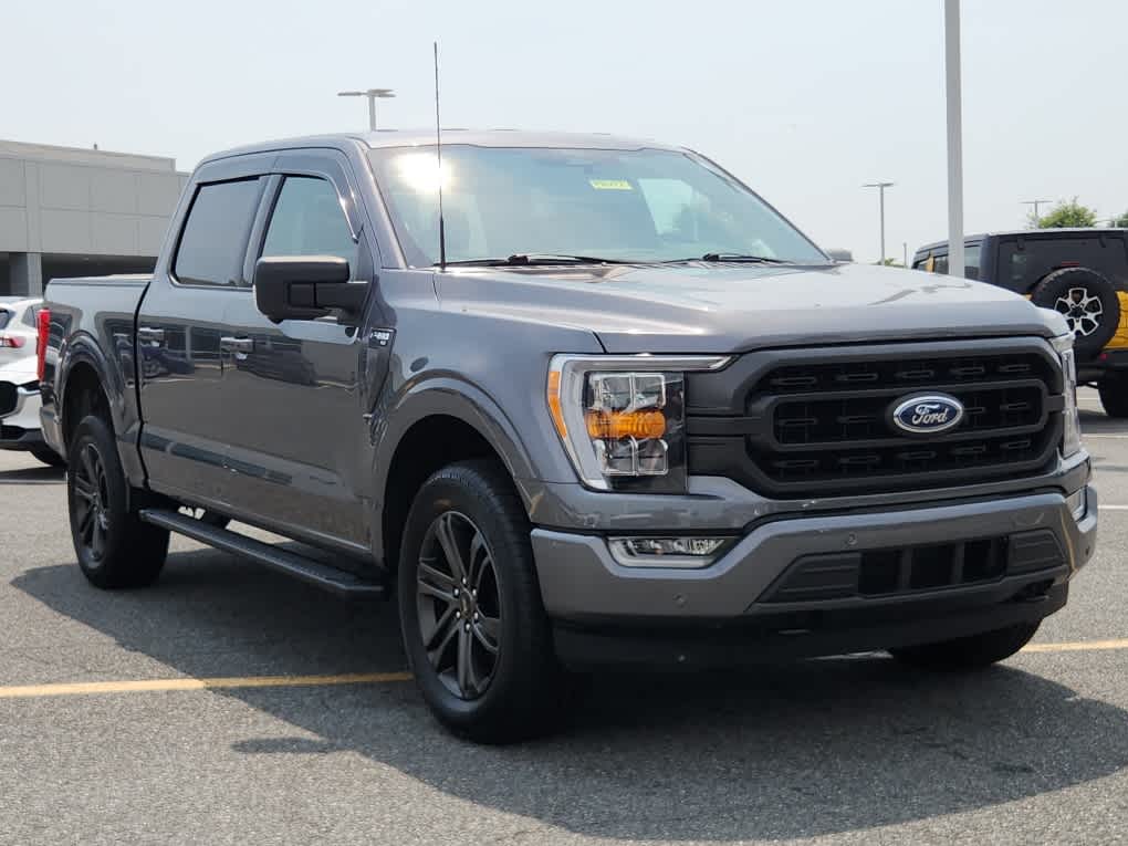 2022 Ford F-150 XLT photo 2