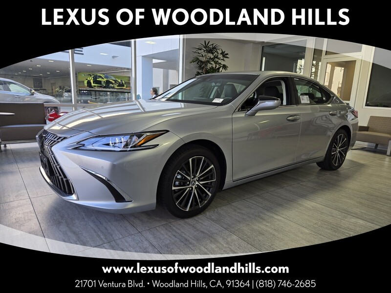 2025 Lexus ES Hybrid 300h's photo
