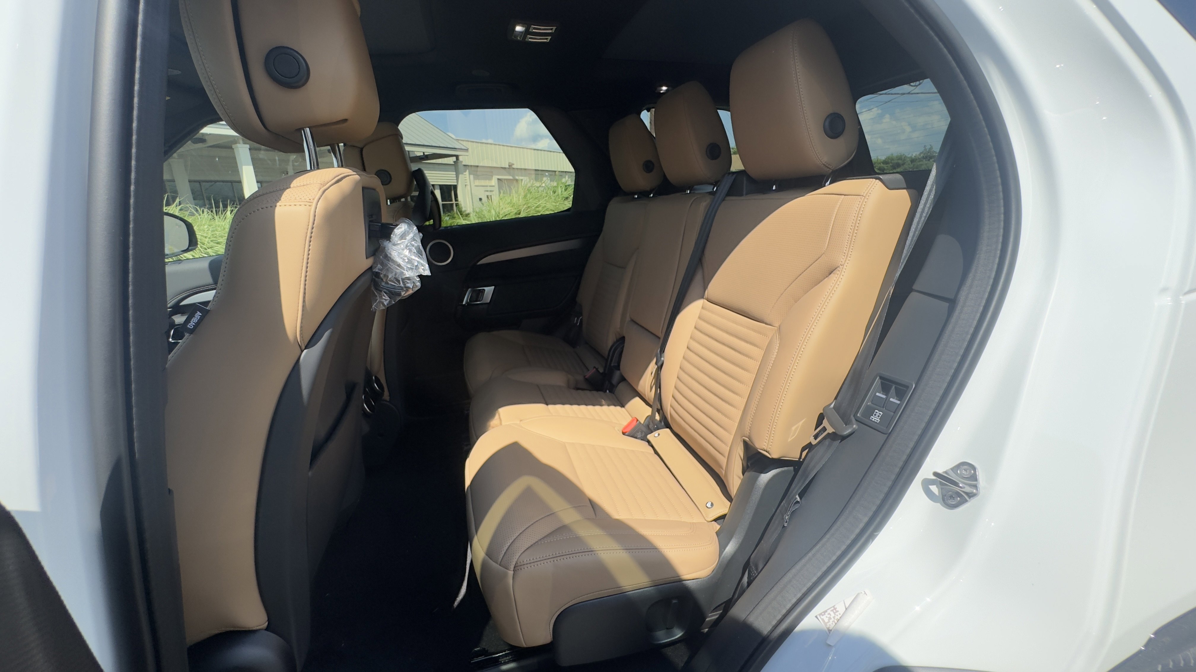 2025 Land Rover Discovery SE photo 2