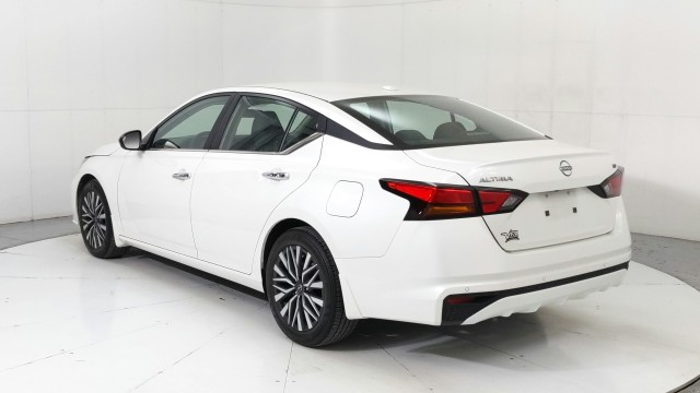 Used 2024 WHITE Nissan 2.5 SV image 4