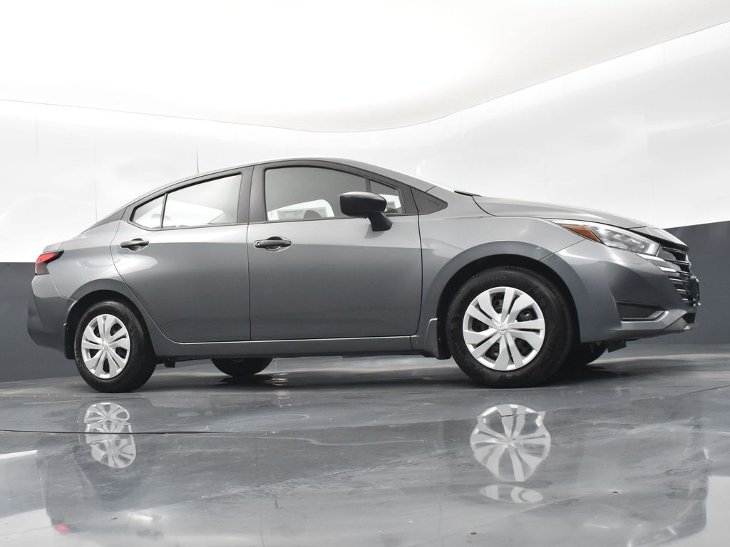 2025 Nissan Versa 1.6 S photo 25