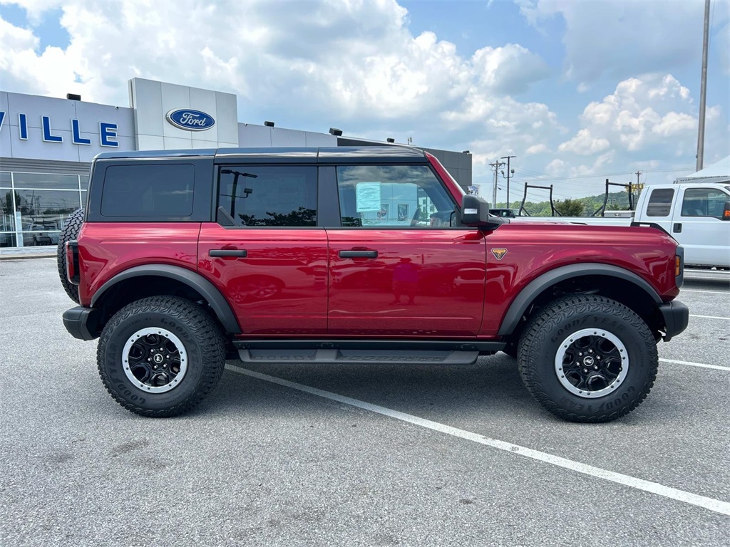 2025 Ford Bronco Badlands photo 2