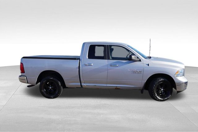 2016 Ram 1500 SLT photo 3