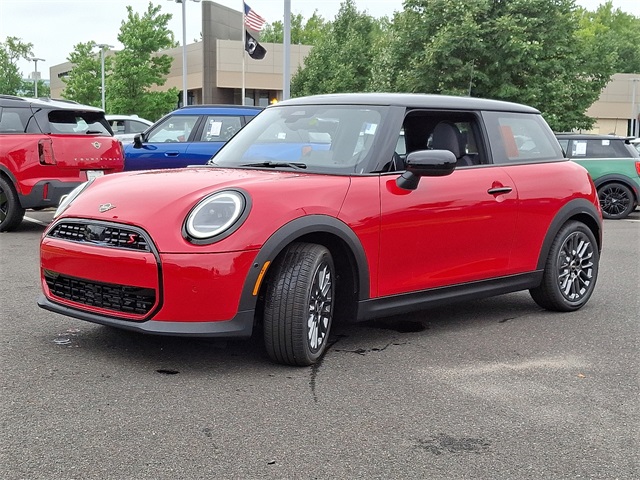 2025 Mini Cooper 2 Door Hardtop Signature photo 3