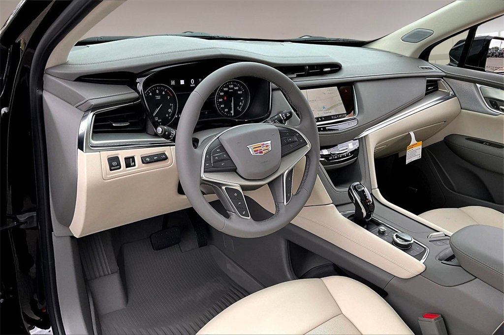2025 Cadillac XT5 Premium Luxury photo 2