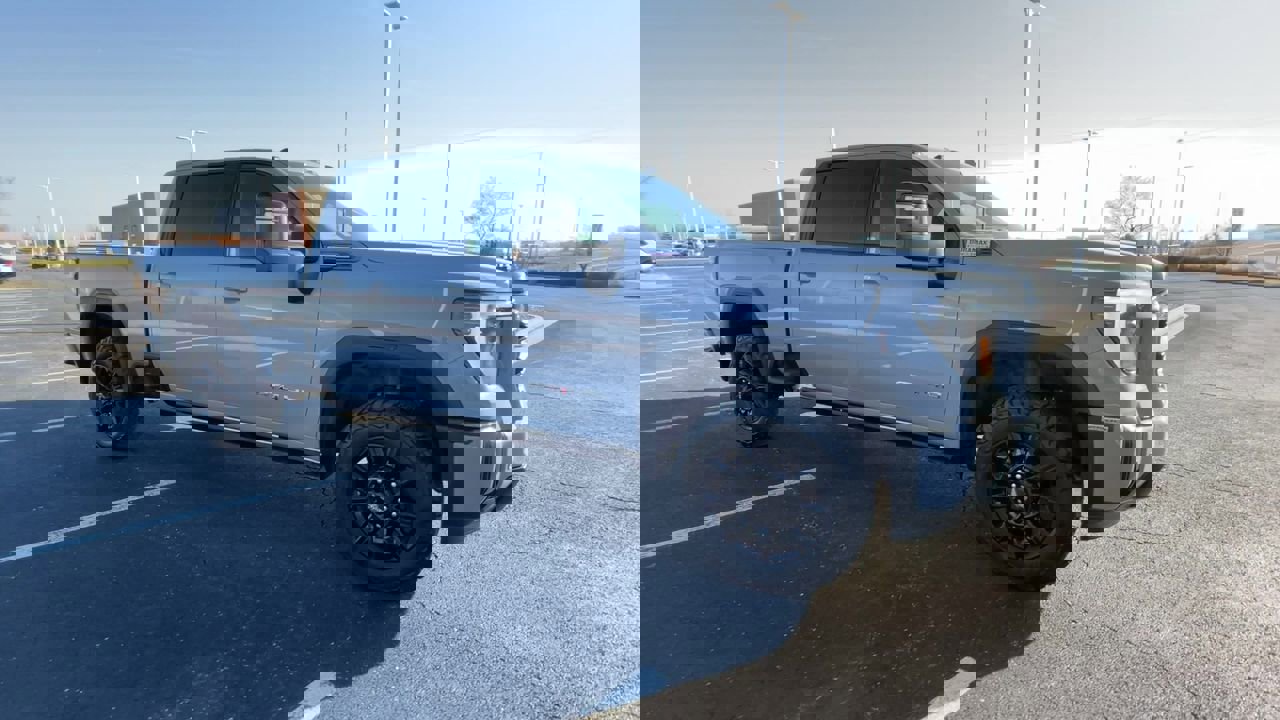 Used 2025 GMC Sierra 2500HD AT4 with VIN 1GT4UPEY6SF267057 for sale in Kansas City