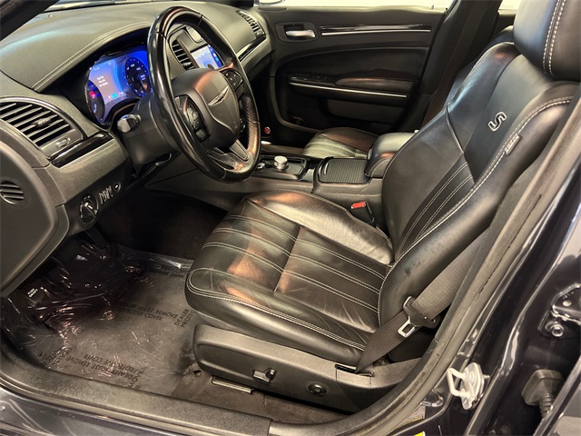 2018 Chrysler 300 S photo 6