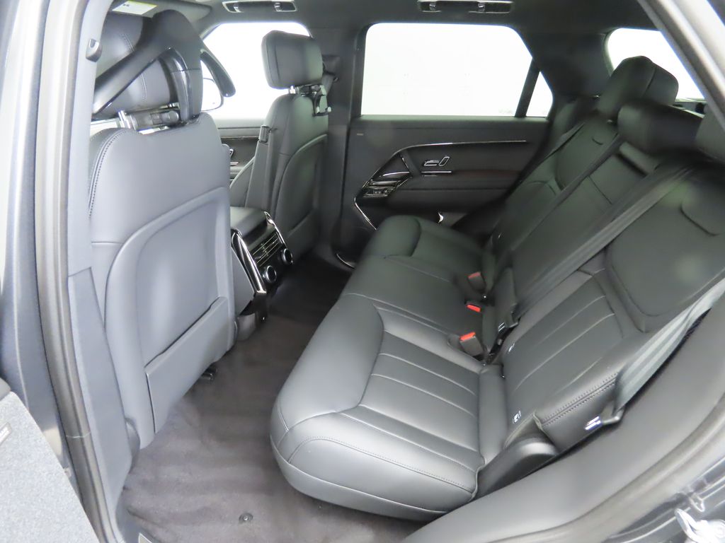 2025 Land Rover Range Rover Sport SE photo 18