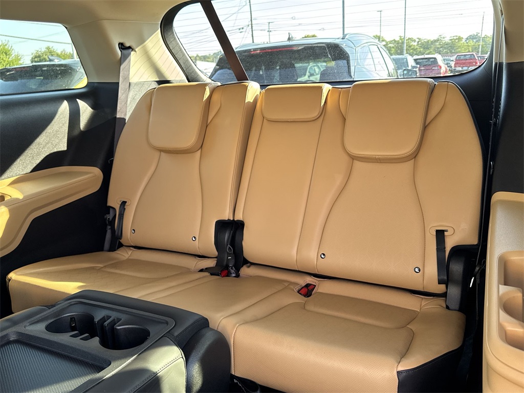 2024 Kia Carnival LX photo 27