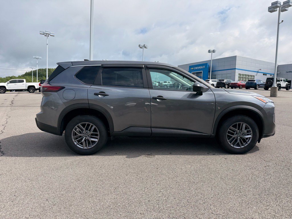 2025 Nissan Rogue S AWD photo 5