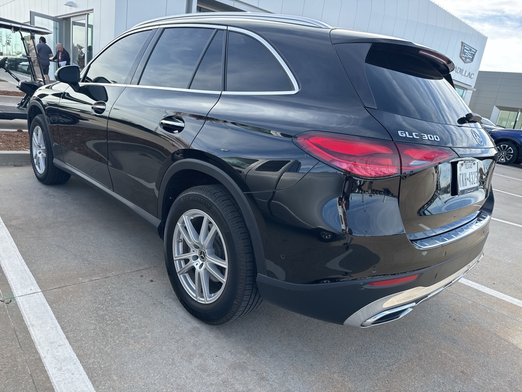 2023 Mercedes Benz GLC 300 4MATIC photo 4