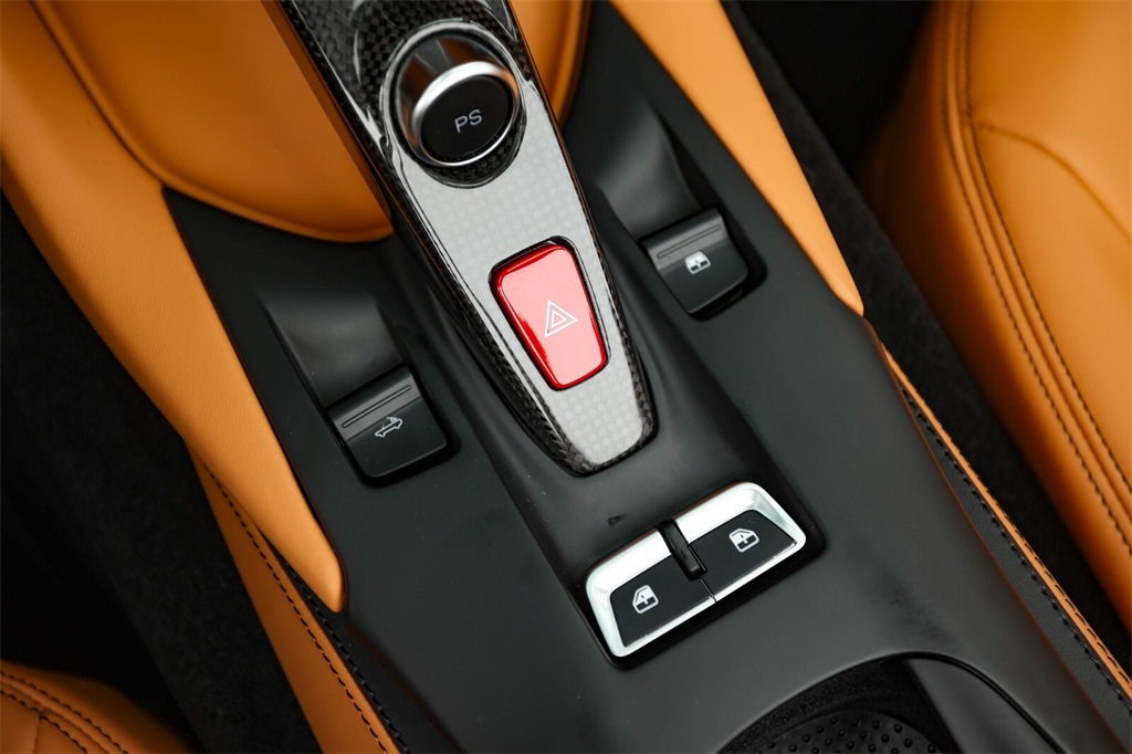 2023 Ferrari 812 GTS Base photo 31