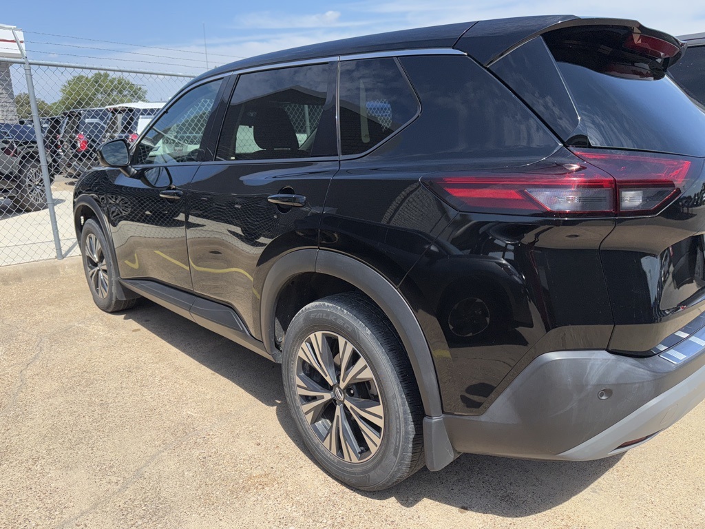 2021 Nissan Rogue SV photo 2