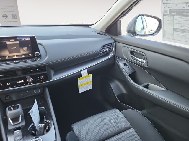 2026 Nissan Rogue SV photo 13