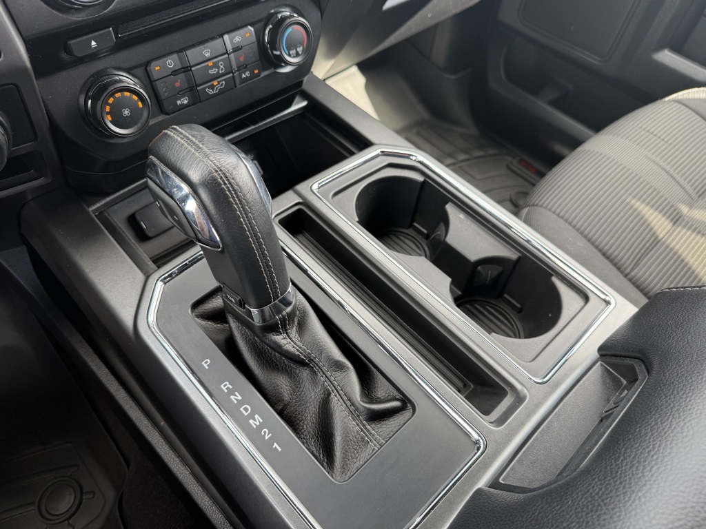 2016 Ford F-150 XLT photo 13