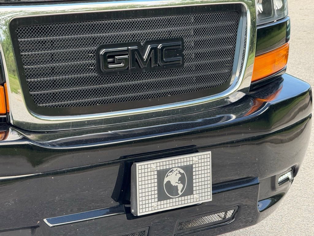 2025 Gmc Savana photo 2