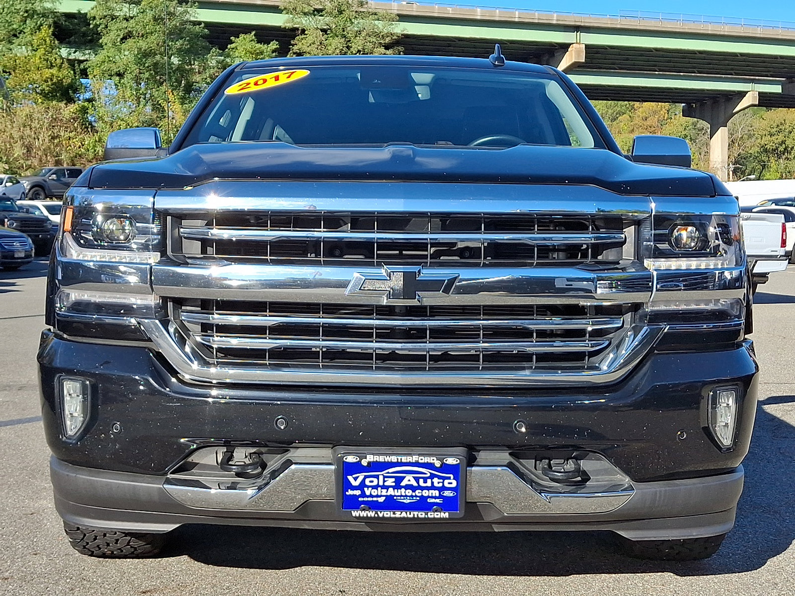 2017 Chevrolet Silverado 1500 High Country photo 3