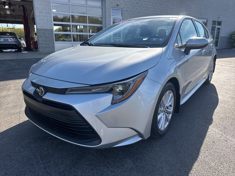 2025 Toyota Corolla LE photo 7