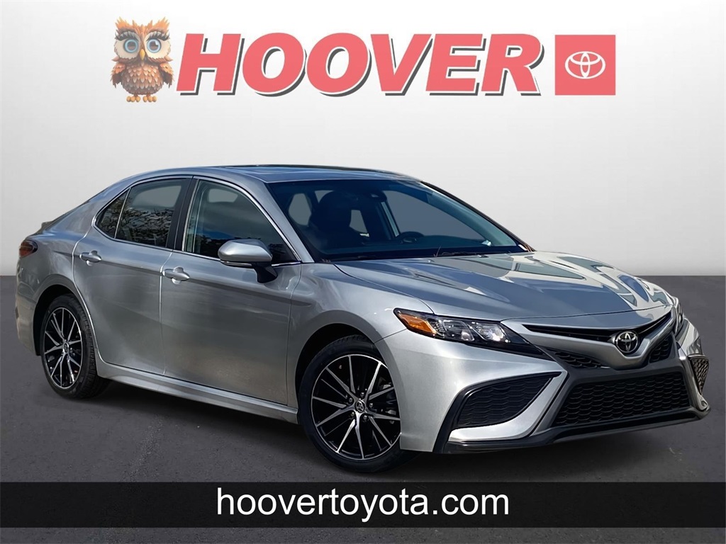 2023 Toyota Camry SE's photo